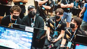 如何在Dota 2中打敗女王蜘蛛